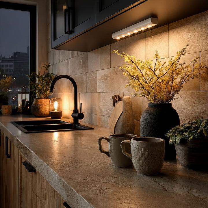 Maclean Energy MCE123 LED-Küchenlampe mit Bewegungssensor länglich silber