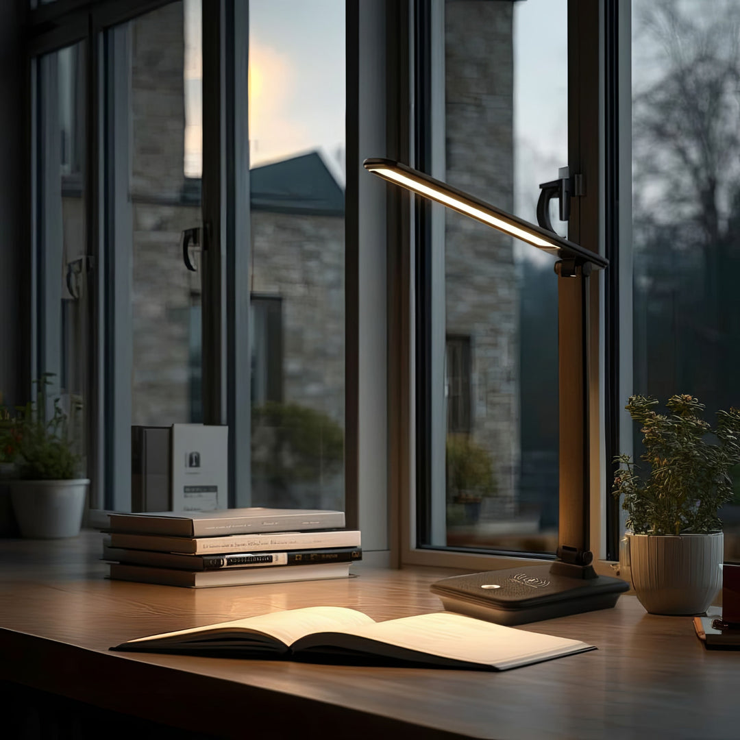 Lampada da scrivania LED dimmerabile Lampada da scrivania 9W con caricatore Qi a induzione