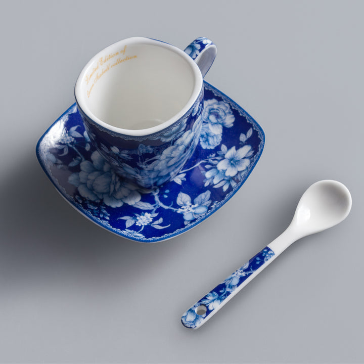 Unique porcelain set inspired by art timeless design