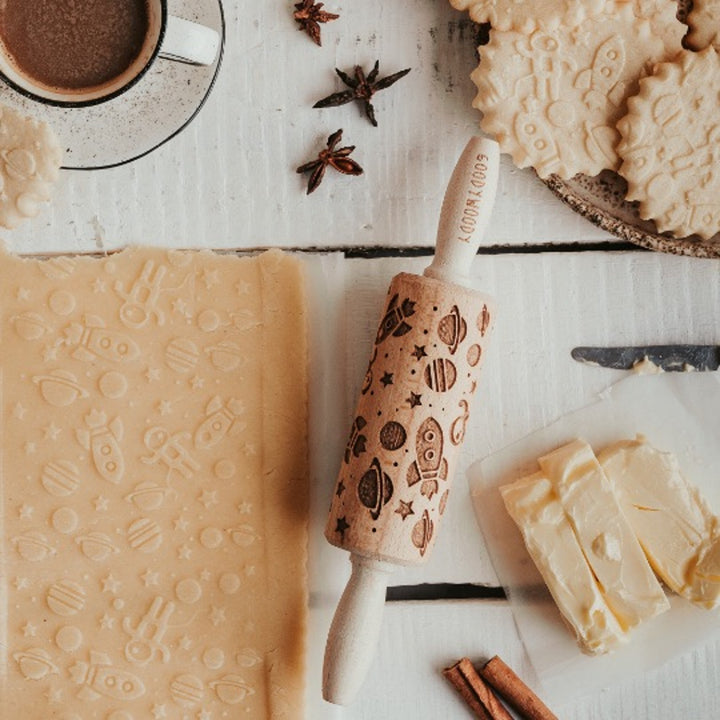 Rouleau à gâteau gravé Goody Woody, 23,5 cm, bois de hêtre, design cosmos