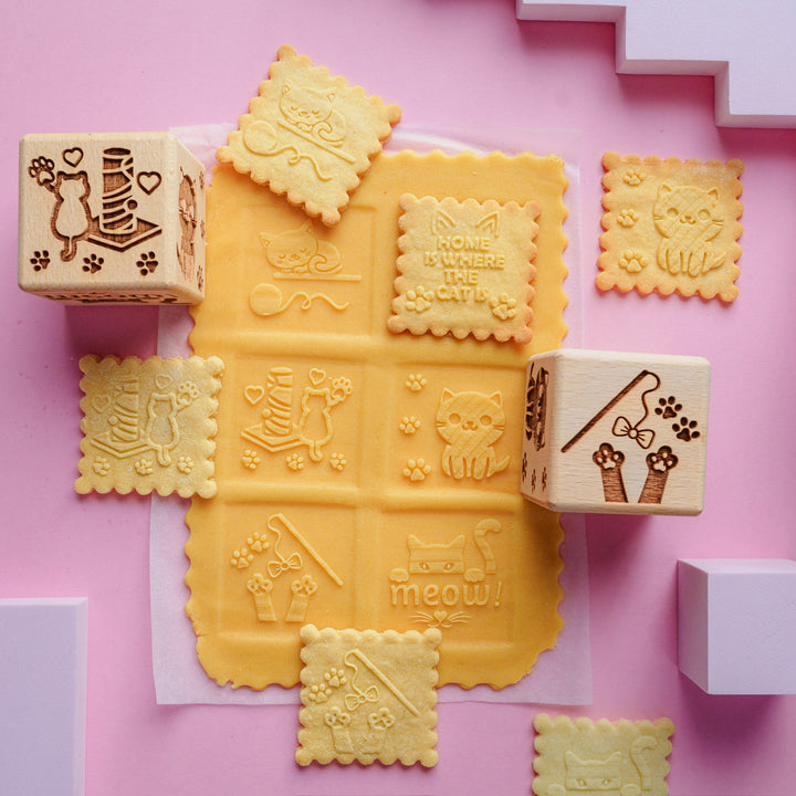 Goody Woody cube à gâteau gravé, 6 cm, bois de hêtre, 6 motifs, chats