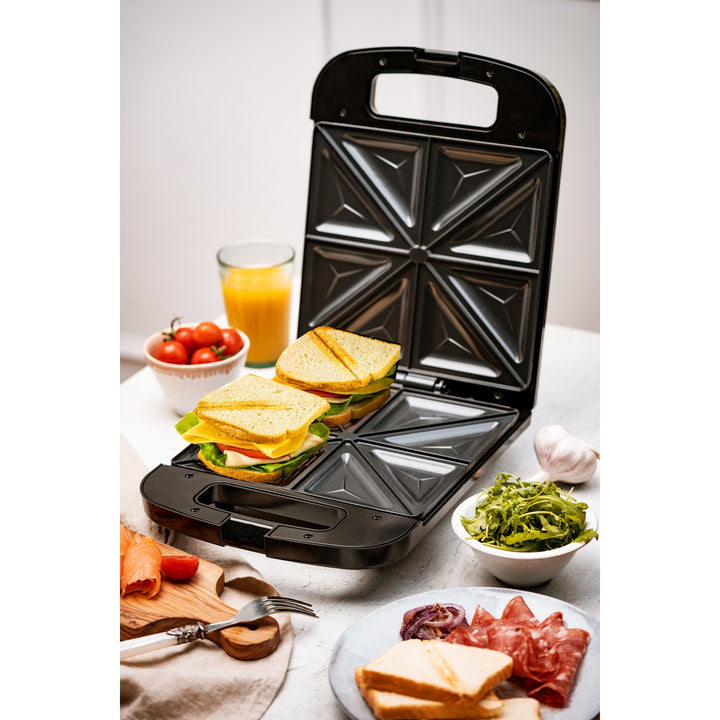 Adler AD 3055 black 2000 Watt sandwich maker for 4 sandwiches