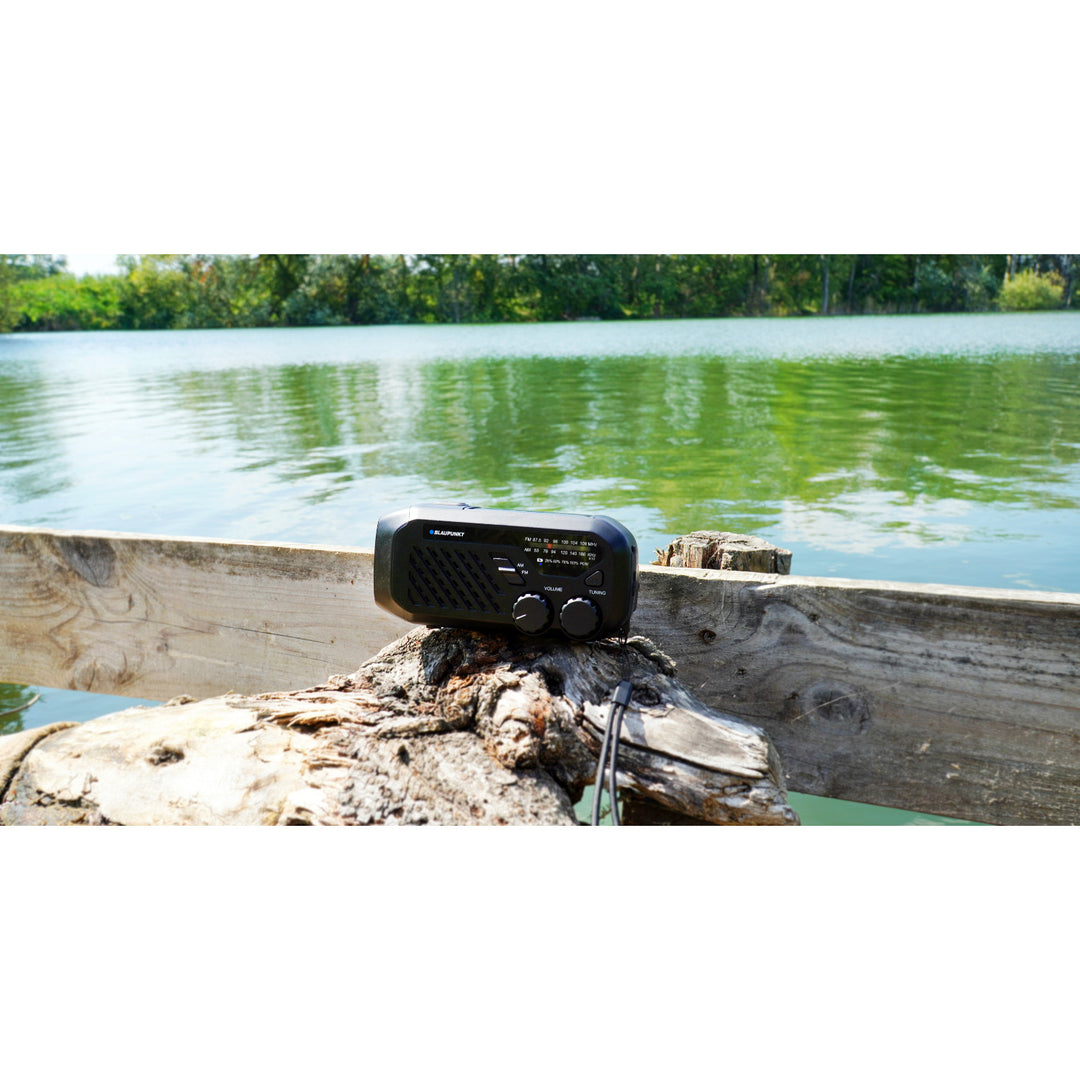 Blaupunkt mains/battery radio, LED flashlight, SOS signaling, Antenna, ER10