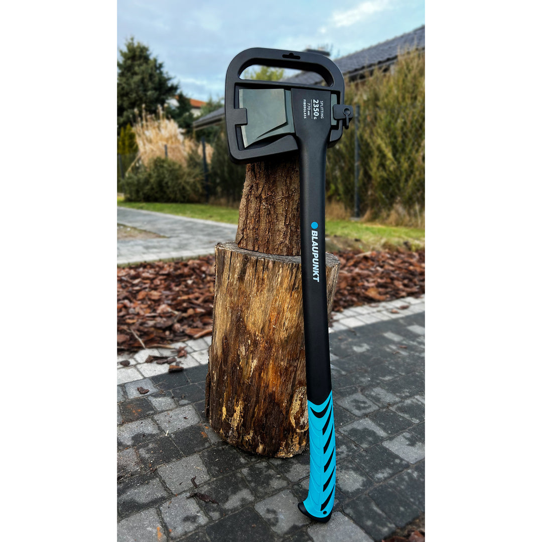 Blaupunkt splitting axe, shock absorbing and non-slip handle, non-stick coated blade, even balance, AX2650PRO