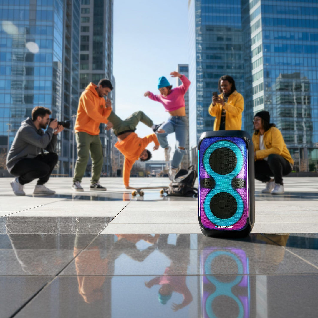 Blaupunkt Party Box Altavoz, iluminación LED, Bluetooth, USB y AUX, radio FM, función karaoke, mando a distancia, autonomía de la batería hasta 18h, PB60X