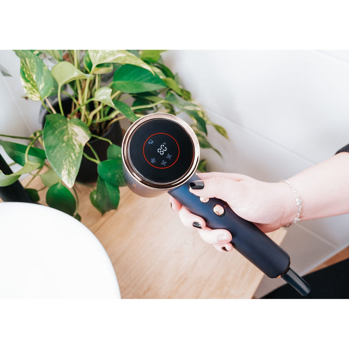 Secador de pelo Concept ProfiCare, motor BLDC, boquillas magnéticas, función Oil Therapy, modo para niños, función Cold Mode, VV8100