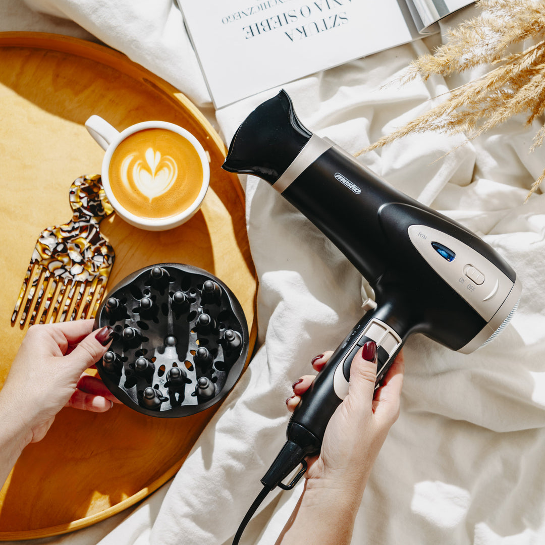 Mesko hair dryer, ionization function, diffuser, 2200W power, black, MS 2287