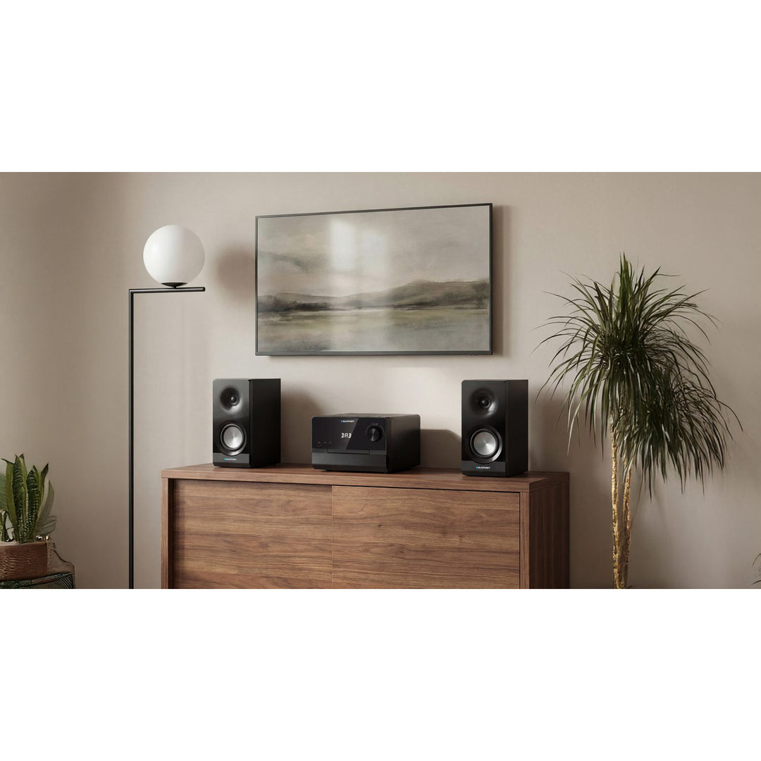 Microtorre Blaupunkt, potencia 100 W RMS, sintonizador DAB+, pantalla LED, radio FM, antena telescópica incluida, conector HDMI ARC, CD/MP3/USB/BT, reloj con función de alarma, MS49DAB