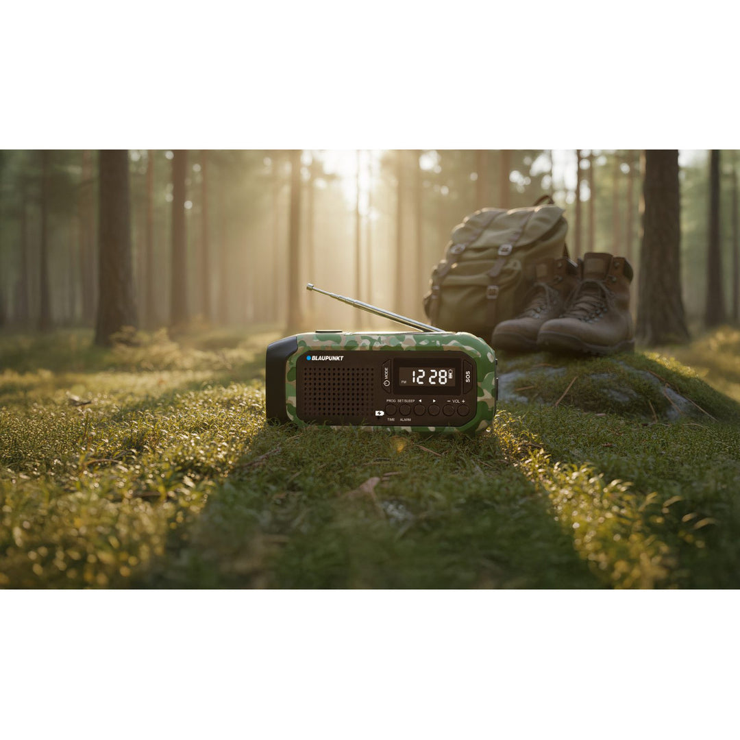 Radio FM con alarma Blaupunkt, linterna LED, luz de lectura, sistema de carga triple, alarma SOS, ER20GC
