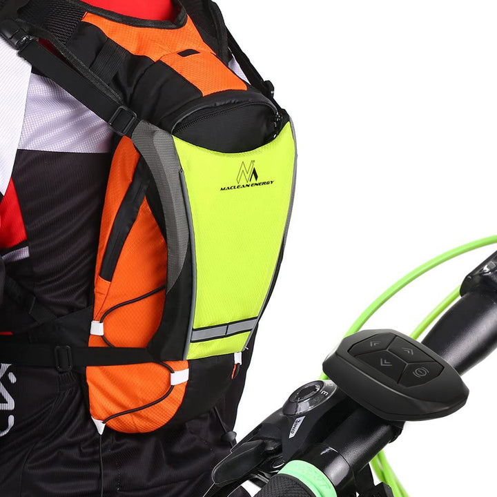 Mochila con señalizador LED, con mando a distancia, resistencia al agua: mando a distancia IPx5, mochila IPX2 + correas deportivas para el teléfono Maclean