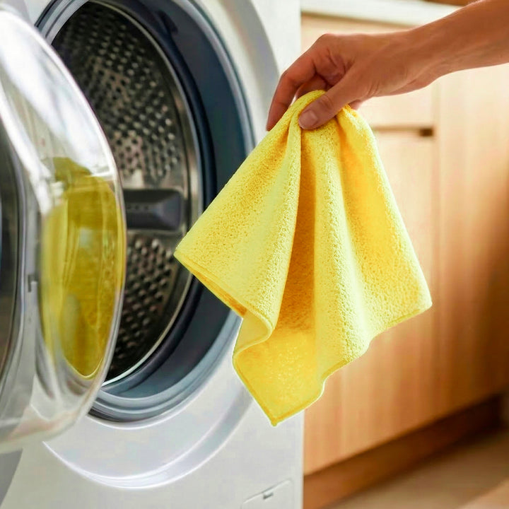 Vileda Actifibre Pro cloth for glass and windows, machine washable, PVA coating, streak- and smear-free, cleans with just water, 183298, 3 pieces