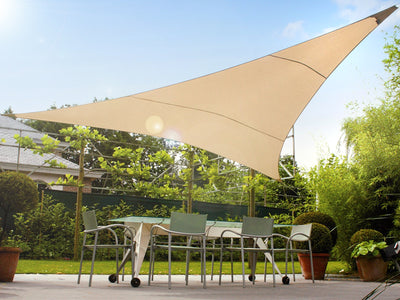 Voile d'ombrage de jardin en polyester UV 5m triangle GreenBlue GB502 crème.