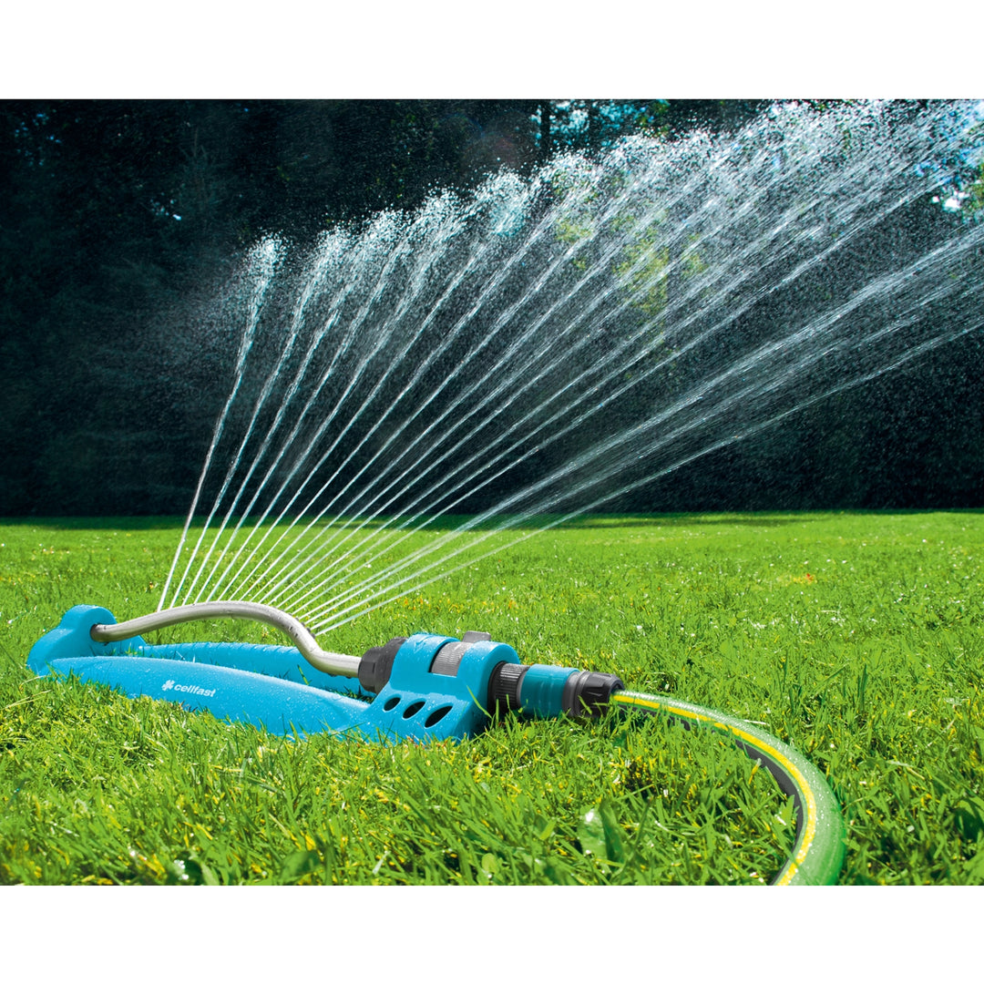 Der Cellfast Turbo Full-Surface-Sprayer ist sehr bequem im Garten