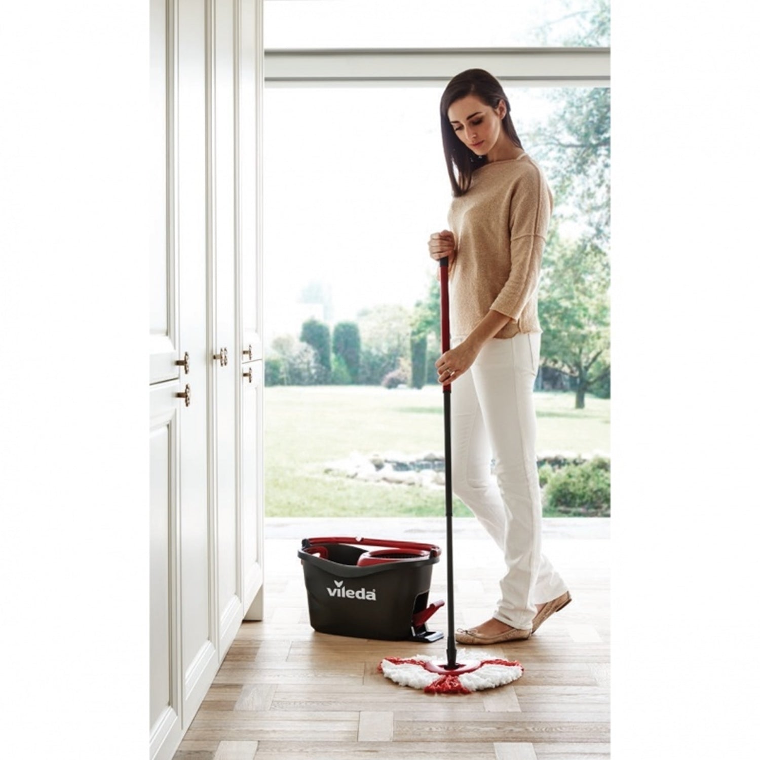  Vileda Easy Wring and Clean Turbo Microfibre Mop and Bucket  Set, 48.5 X 27.5 X 28 Cm, Grey/Red : Health & Household