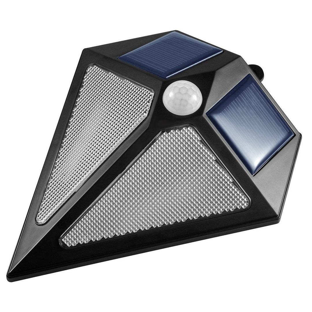 Maclean Energy MCE168 6-LED wall solar lamp with motion sensor