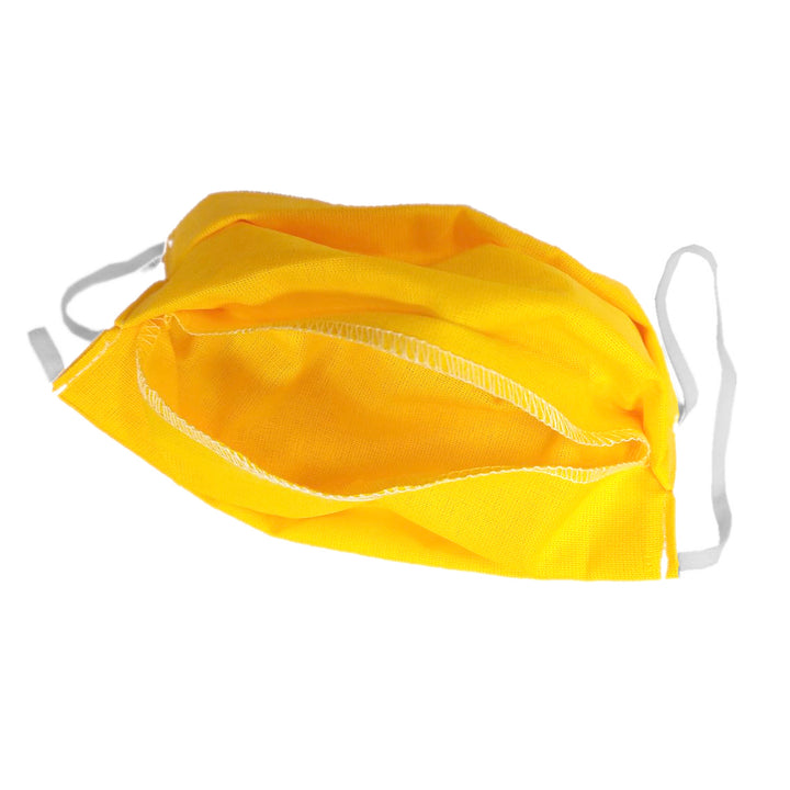 Una maschera protettiva riutilizzabile con un elastico di cotone - giallo