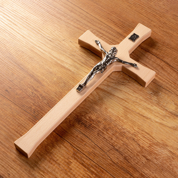 Hängendes klassisches Kreuz mit einem natürlichen gestreiften Kreuz 22x10x1,6cm