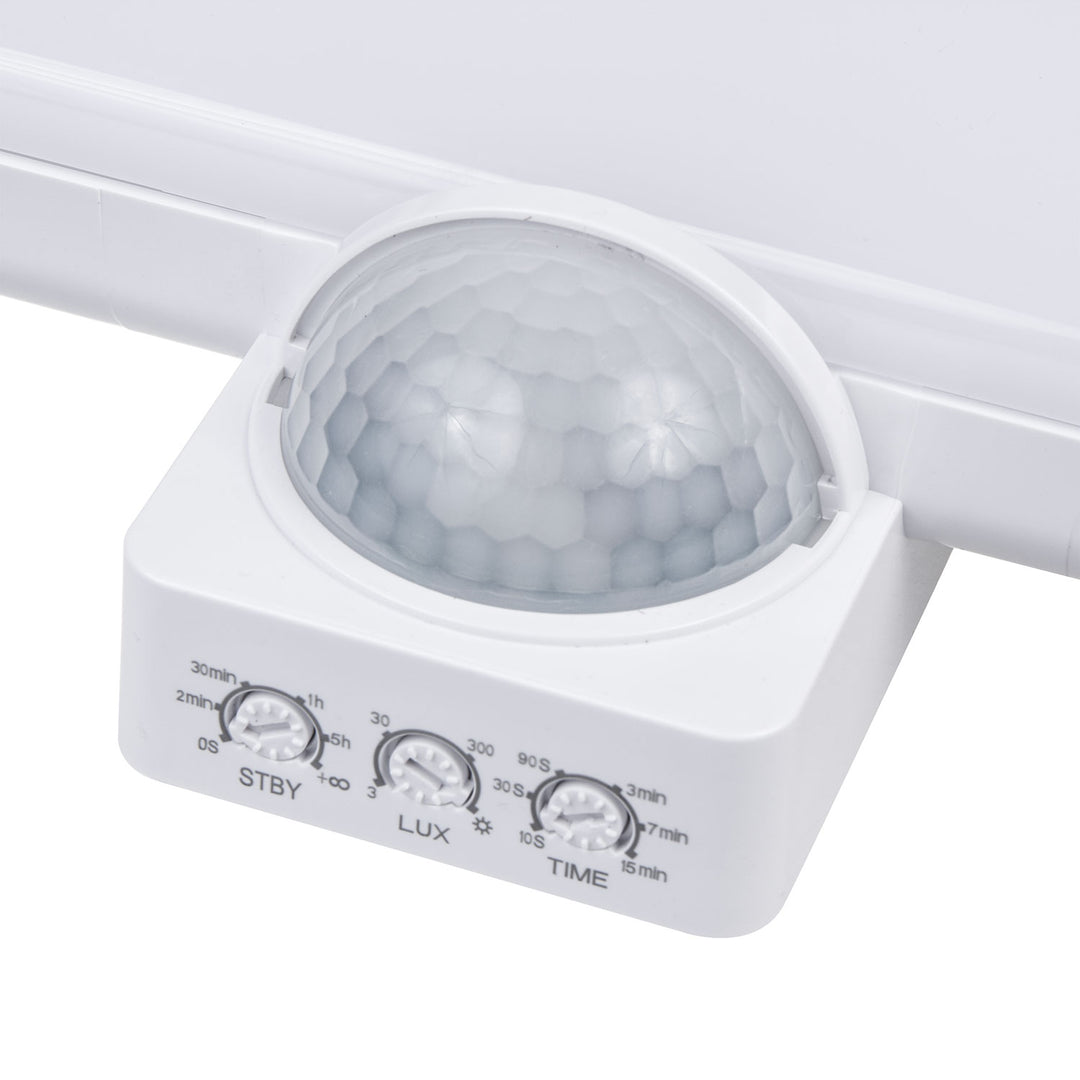 Maclean MCE466 LED Lamp with House Number Sign IR Sensor Dusk to Dawn Dimmable 20W IP65 1600lm