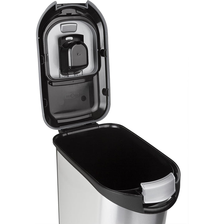 Curver PetLife 20kg silver food storage container.