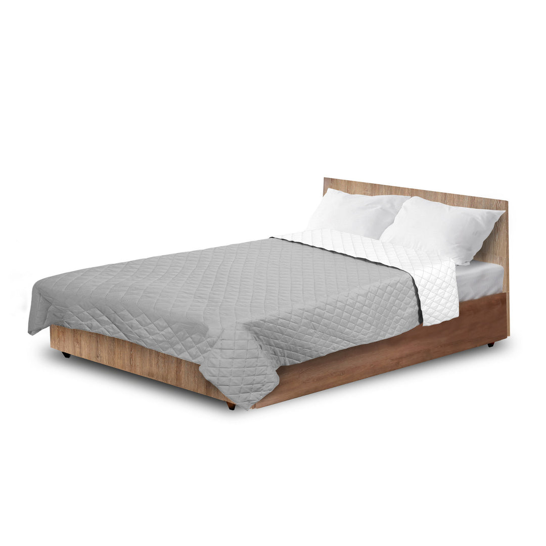 Medicline Bettdecke Doppelseitige Steppdecke für das Bett 100% Mikrofaser-Polyester Antiallergisch Schlafdecke 200 x 220 cm, Grau/weiß